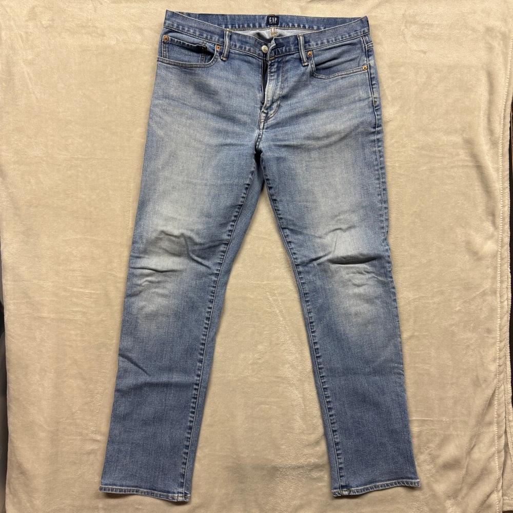 EUC Gap 1969 Jeans Mens Size 32x32 Medium Wash Straight Leg